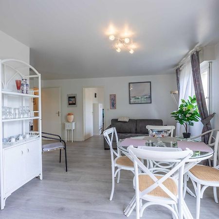 Apartment With Parking And Balcony Near The Beach 도빌 외부 사진