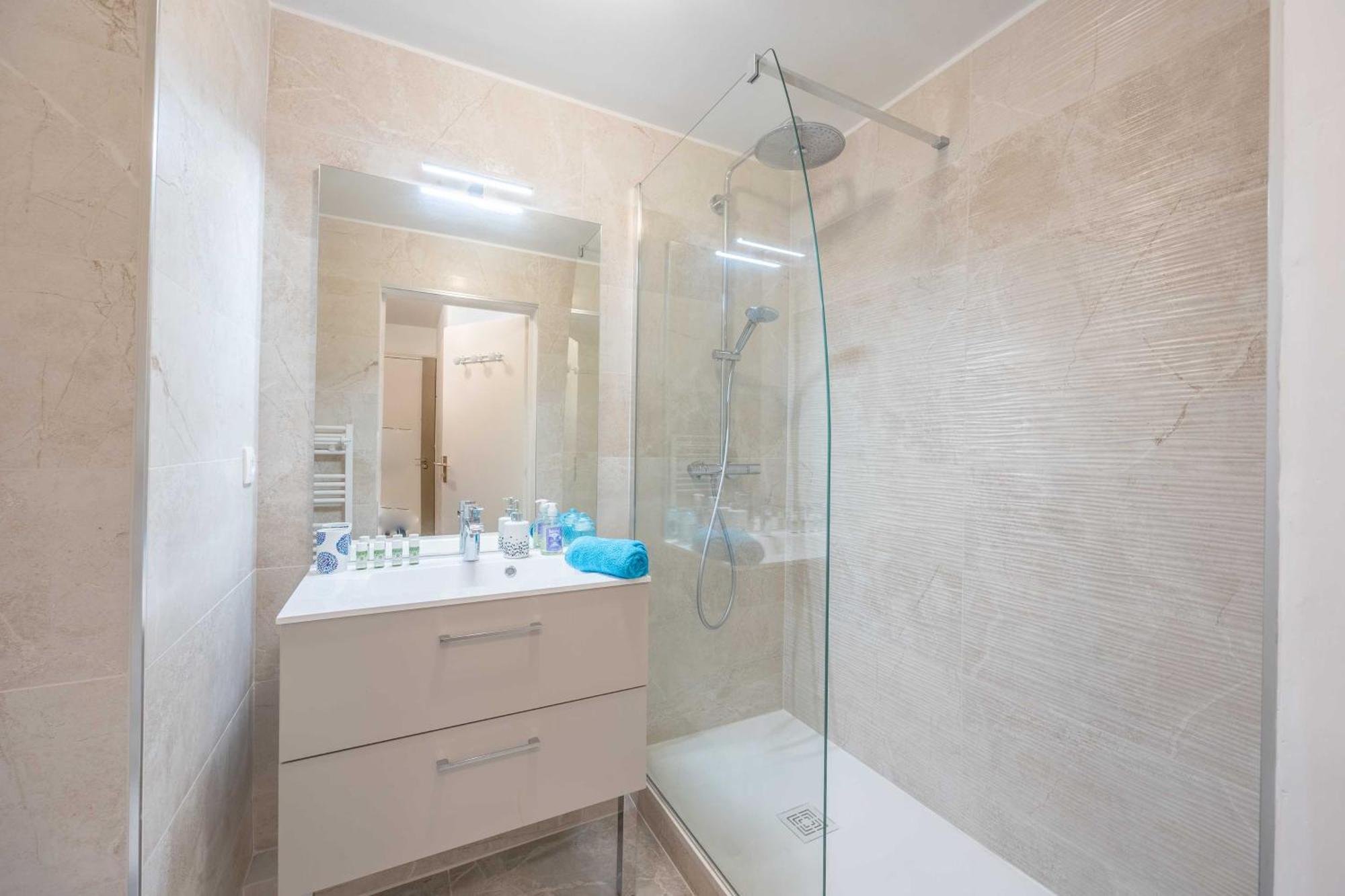 Apartment With Parking And Balcony Near The Beach 도빌 외부 사진